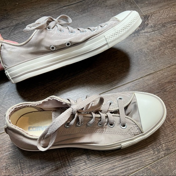 Converse - Picture 2 of 6